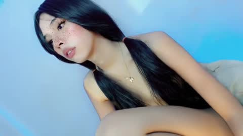 Snapshot of amor_pleasure chatting on December 5, 6:04 am Belle Tylor online show from December 5, 6:04 am