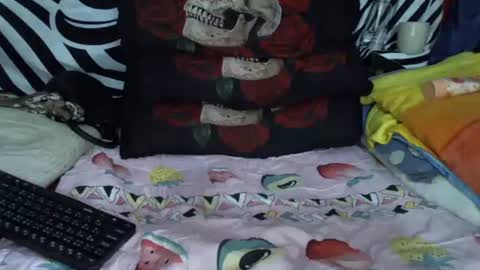 Snapshot of amuy_amuy chatting on October 10, 7:20 am Amuy online show from October 10, 7:20 am