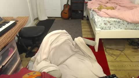 Snapshot of amyattack chatting on February 6, 10:37 am Trashely Gimpson online show from February 6, 10:37 am