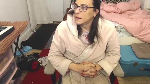 Snapshot of amyattack chatting on February 10, 10:20 am Trashely Gimpson online show from February 10, 10:20 am