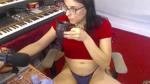 Snapshot of amyattack chatting on September 10, 6:40 pm Trashely Gimpson online show from September 10, 6:40 pm