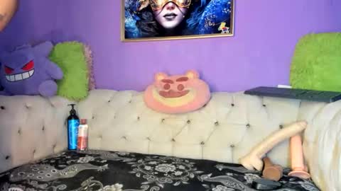 Snapshot of amydelahoz_8 chatting on October 10, 12:55 am Amy Kamila online show from October 10, 12:55 am