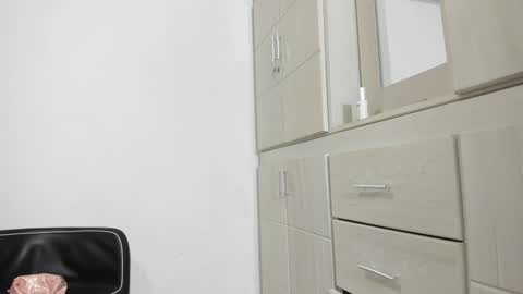 Ana  online show from December 6, 12:33 pm