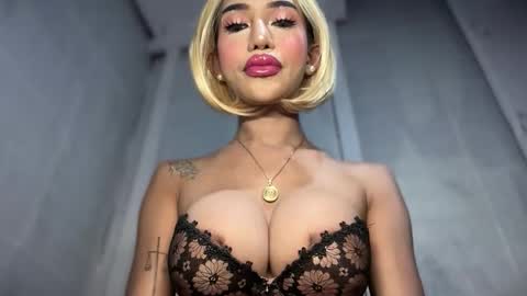 anawalters online show from December 18, 4:07 am