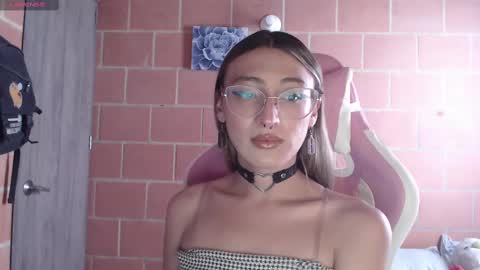 Snapshot of andrea_camila chatting on October 1, 3:34 pm Andrea online show from October 1, 3:34 pm