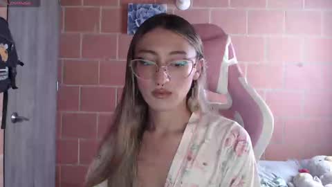 Snapshot of andrea_camila chatting on October 2, 3:34 pm Andrea online show from October 2, 3:34 pm