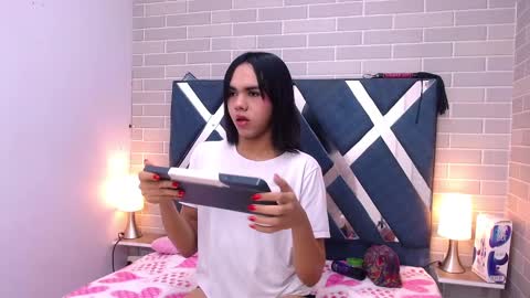 Snapshot of andrea_gill_ chatting on December 24, 12:44 pm Andres Gil online show from December 24, 12:44 pm