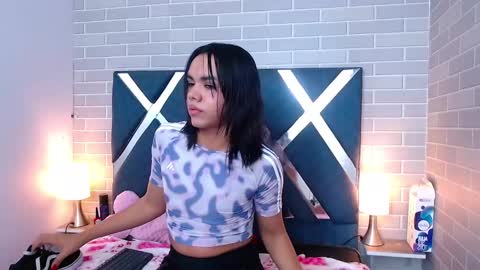 Snapshot of andrea_gill_ chatting on January 2, 11:06 pm Andres Gil online show from January 2, 11:06 pm