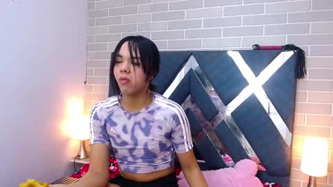 Snapshot of andrea_gill_ chatting on January 11, 12:29 pm Andres Gil online show from January 11, 12:29 pm