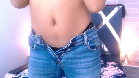 Snapshot of andrea_gill_ chatting on February 6, 11:54 am Andres Gil online show from February 6, 11:54 am