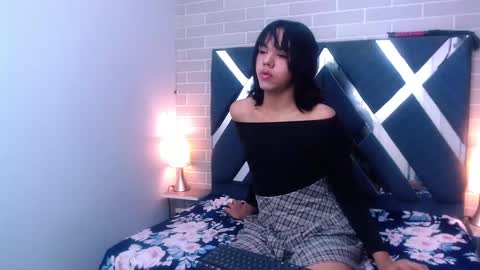 Snapshot of andrea_gill_ chatting on February 27, 12:13 pm Andres Gil online show from February 27, 12:13 pm