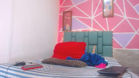 Snapshot of andrea_ospina1 chatting on January 15, 12:25 pm andrea ospina1 online show from January 15, 12:25 pm