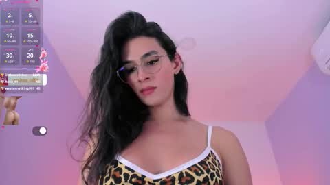 Snapshot of andreea_marin chatting on October 10, 2:01 am andreea_marin online show from October 10, 2:01 am