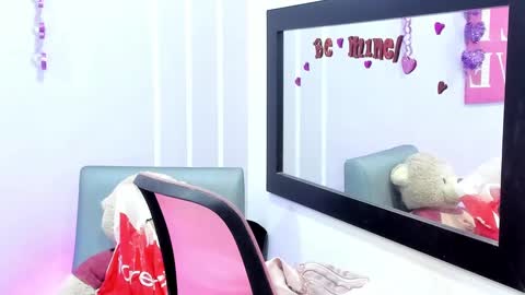 Snapshot of andy_gamboa chatting on February 27, 11:52 am Andrea online show from February 27, 11:52 am