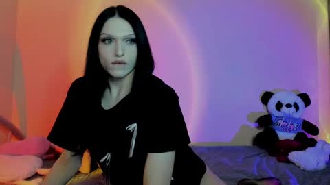 Snapshot of angel_wavee chatting on February 24, 9:41 pm Angel Love online show from February 24, 9:41 pm