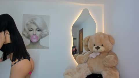 Juanita Florez online show from November 24, 11:28 pm