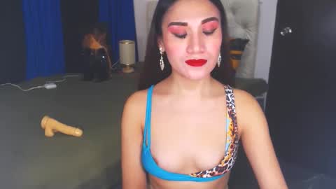 Snapshot of angelcumfallen chatting on December 28, 10:34 pm Angel online show from December 28, 10:34 pm