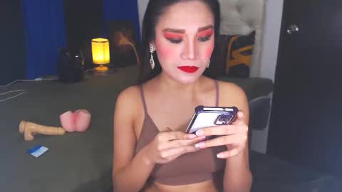 Snapshot of angelcumfallen chatting on January 22, 6:52 pm Angel online show from January 22, 6:52 pm