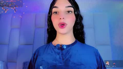 Snapshot of angeles_bust chatting on September 22, 8:58 pm angeles_bust online show from September 22, 8:58 pm