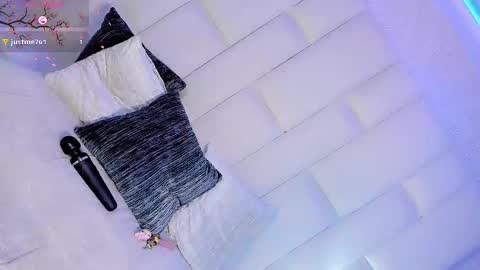 angeles_bust online show from October 13, 10:43 pm