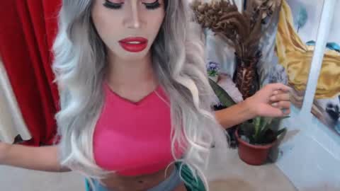 Snapshot of angelic_face_808 chatting on February 7, 1:58 am DIVINE ANGEL online show from February 7, 1:58 am