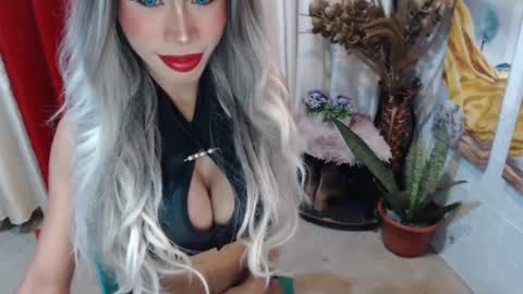 Snapshot of angelic_face_808 chatting on February 12, 3:07 am DIVINE ANGEL online show from February 12, 3:07 am