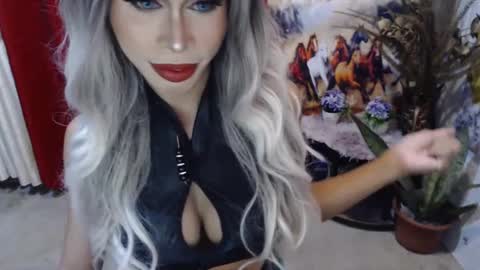 Snapshot of angelic_face_808 chatting on February 14, 10:07 am DIVINE ANGEL online show from February 14, 10:07 am
