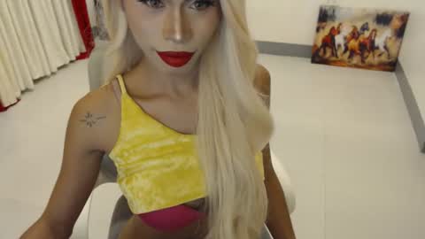 Snapshot of angelic_face_808 chatting on October 2, 12:44 am DIVINE ANGEL online show from October 2, 12:44 am