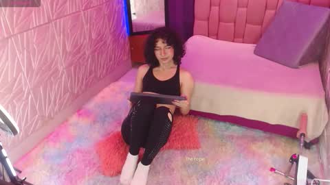 Snapshot of angellike_doll chatting on September 8, 4:49 pm Angellike online show from September 8, 4:49 pm
