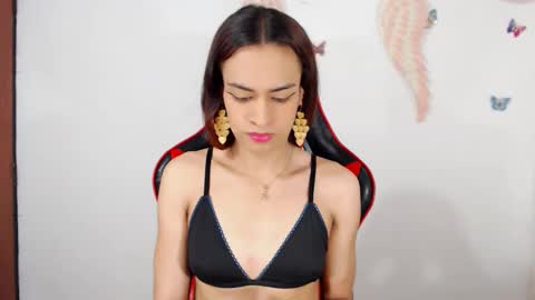 Snapshot of angie_tssex chatting on December 28, 10:03 am ints marianaroldan945 online show from December 28, 10:03 am