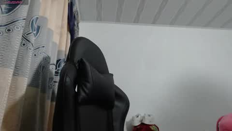 ANIIE  online show from February 5, 11:15 am