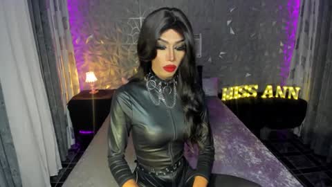 Snapshot of anitacruisze chatting on January 17, 3:43 pm Miss Ann online show from January 17, 3:43 pm
