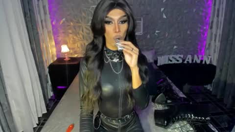 Snapshot of anitacruisze chatting on January 19, 6:32 pm Miss Ann online show from January 19, 6:32 pm
