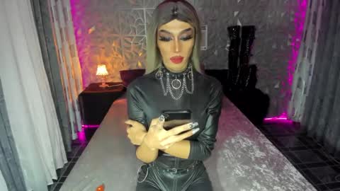 Snapshot of anitacruisze chatting on January 24, 8:13 am Miss Ann online show from January 24, 8:13 am