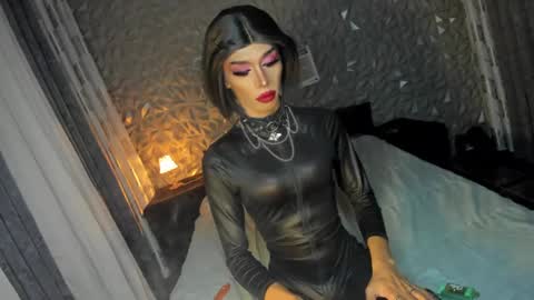 Snapshot of anitacruisze chatting on January 26, 10:24 pm Miss Ann online show from January 26, 10:24 pm