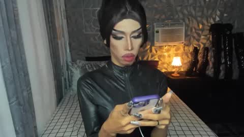 Snapshot of anitacruisze chatting on February 2, 10:39 pm Miss Ann online show from February 2, 10:39 pm