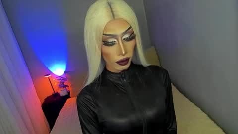 Snapshot of anitacruisze chatting on October 3, 1:16 am Miss Ann online show from October 3, 1:16 am