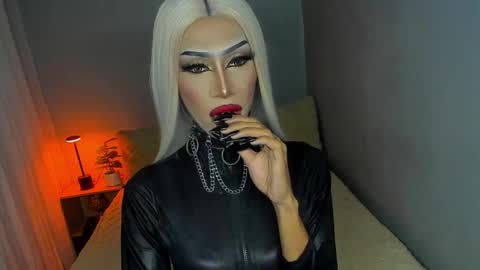 Snapshot of anitacruisze chatting on October 5, 8:52 pm Miss Ann online show from October 5, 8:52 pm