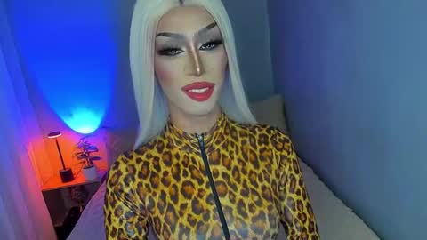 Snapshot of anitacruisze chatting on October 7, 3:29 am Miss Ann online show from October 7, 3:29 am