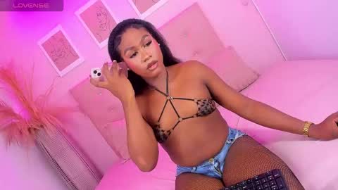 annie_dolce_ online show from November 7, 9:37 pm