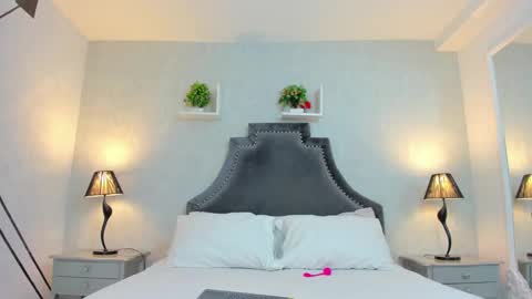 Snapshot of anntoniawood chatting on December 23, 1:13 pm Anntonia Woods online show from December 23, 1:13 pm