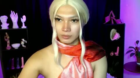 Snapshot of aphr0dite_x chatting on February 14, 10:38 am Roman Goddess online show from February 14, 10:38 am