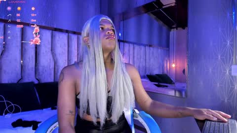 Snapshot of ari_monet chatting on January 29, 4:15 am ARI online show from January 29, 4:15 am