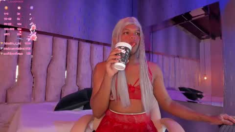 Snapshot of ari_monet chatting on February 23, 6:07 am ARI online show from February 23, 6:07 am