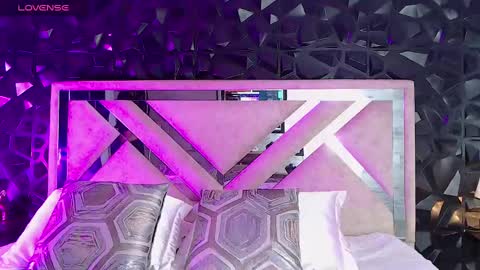 Ari  online show from March 6, 8:34 pm