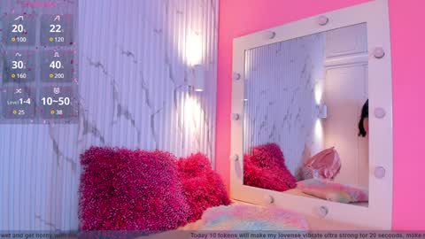 Snapshot of aria_millers_ chatting on December 20, 8:55 pm Aria Millers online show from December 20, 8:55 pm