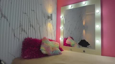 Snapshot of aria_millers_ chatting on January 27, 7:24 pm Aria Millers online show from January 27, 7:24 pm