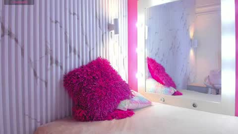 Snapshot of aria_millers_ chatting on February 4, 7:33 pm Aria Millers online show from February 4, 7:33 pm