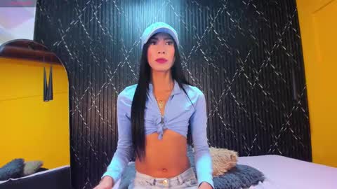 Snapshot of aria_millers_ chatting on September 28, 2:27 pm Aria Millers online show from September 28, 2:27 pm