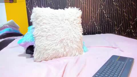 Snapshot of aria_millers_ chatting on October 3, 12:05 pm Aria Millers online show from October 3, 12:05 pm
